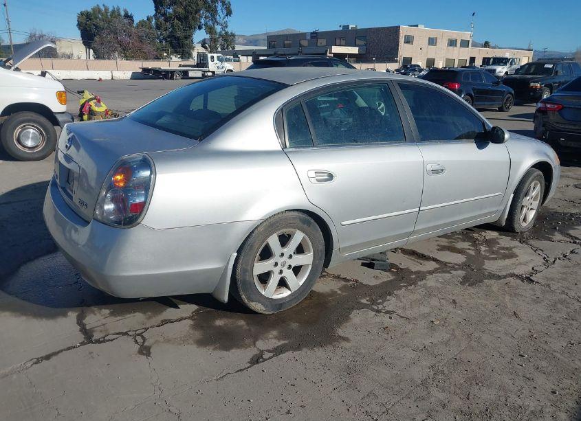 Photo 4 of 2004 Nissan Altima 2.5 S (VIN 1N4AL11D84C138480)