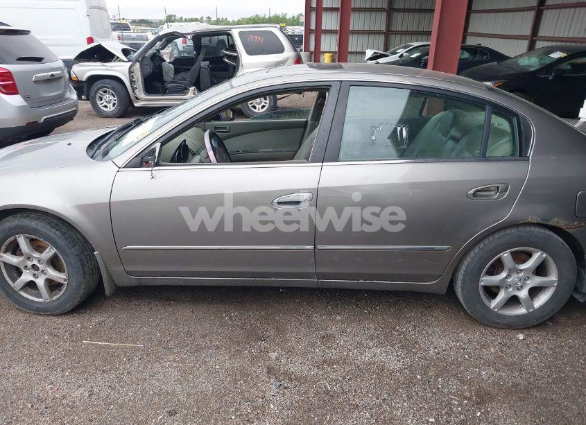 Photo 14 of 2005 Nissan Altima 2.5 S (VIN 1N4AL11D85C240671)