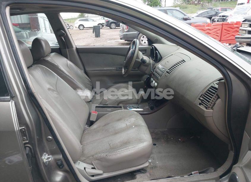 Photo 5 of 2005 Nissan Altima 2.5 S (VIN 1N4AL11D85C240671)