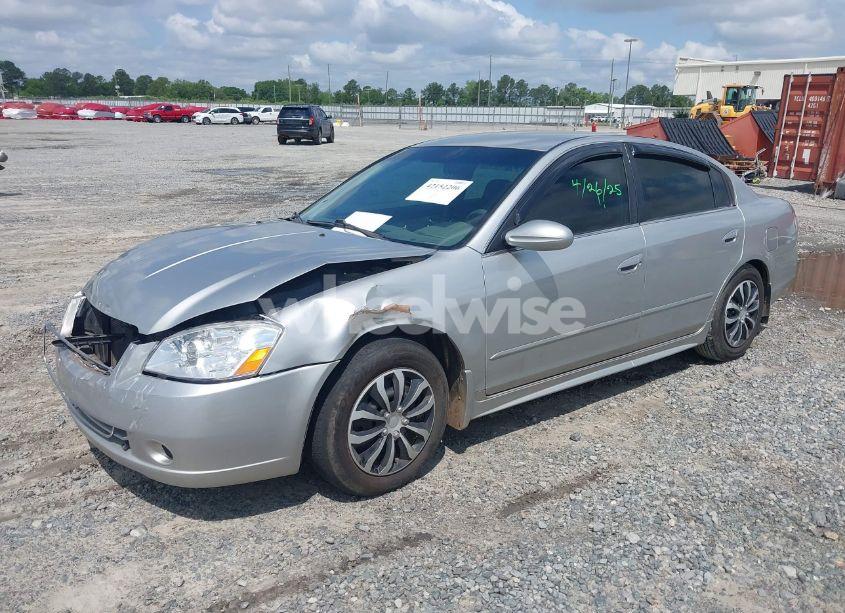 Photo 2 of 2005 Nissan Altima 2.5 S (VIN 1N4AL11D95C215715)