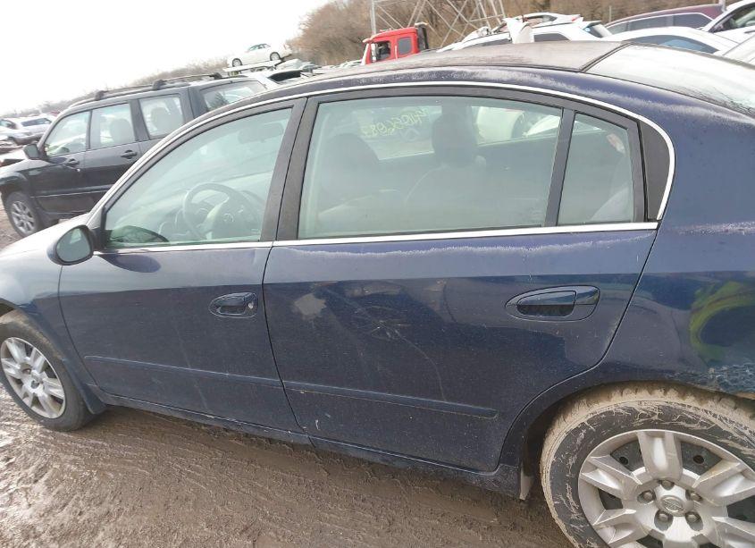 Photo 15 of 2005 Nissan Altima 2.5 S (VIN 1N4AL11D95C330783)