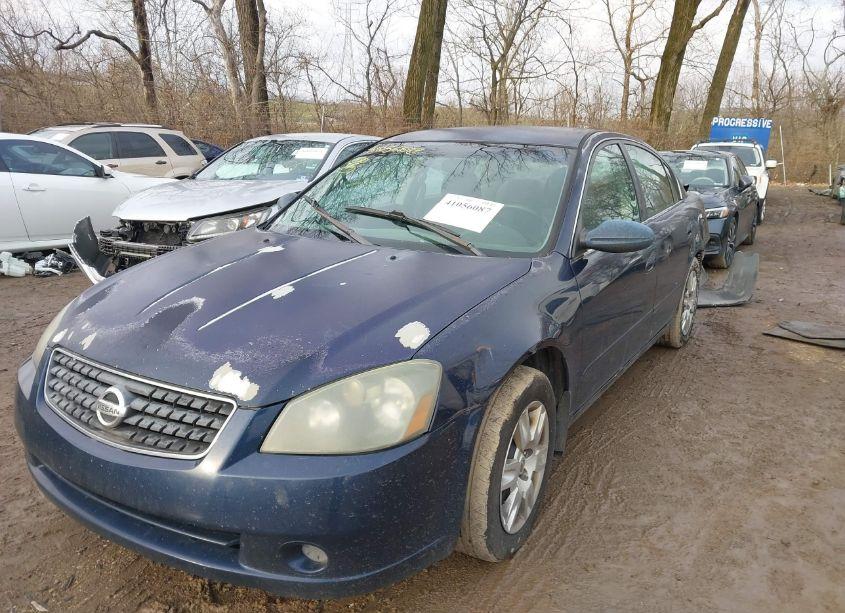 Photo 2 of 2005 Nissan Altima 2.5 S (VIN 1N4AL11D95C330783)