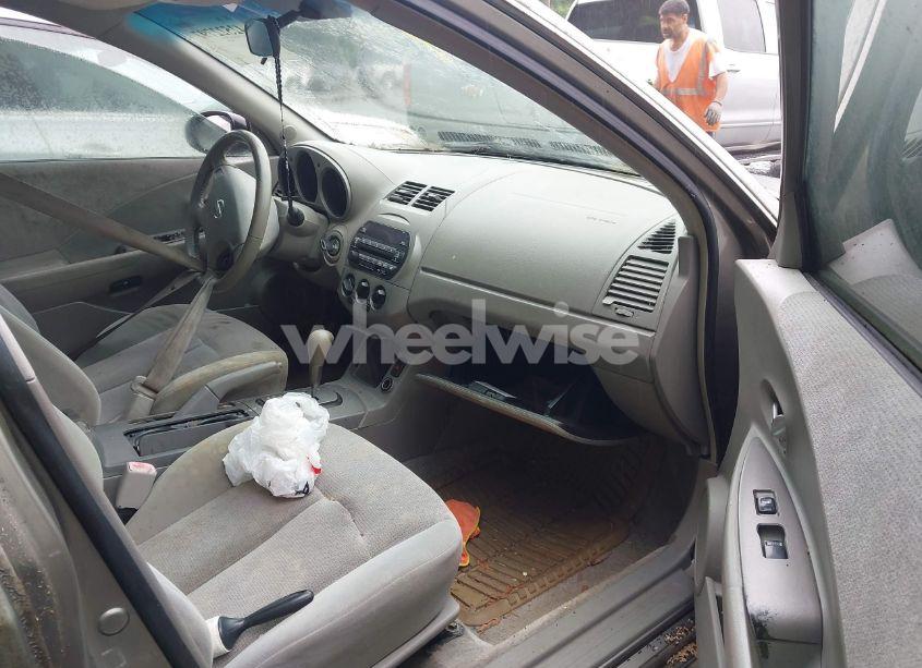 Photo 5 of 2002 Nissan Altima 2.5 S (VIN 1N4AL11DX2C208557)