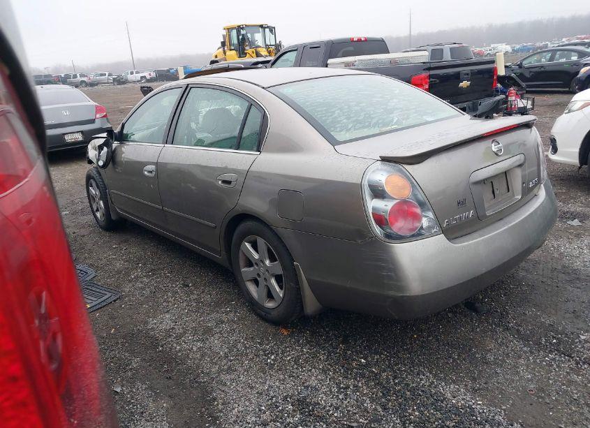 Photo 3 of 2004 Nissan Altima 2.5 S (VIN 1N4AL11DX4C109515)