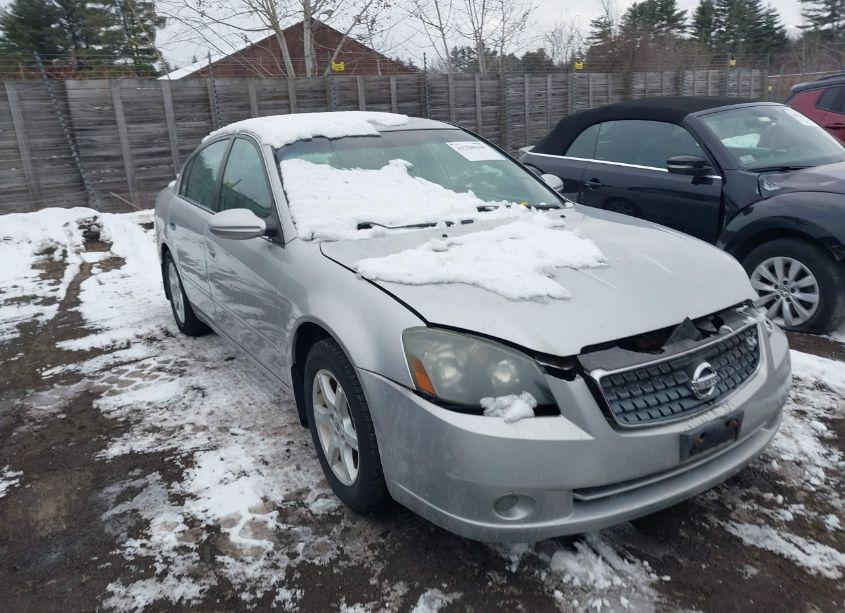 2005 Nissan Altima (VIN 1N4AL11DX5C136568) main photo