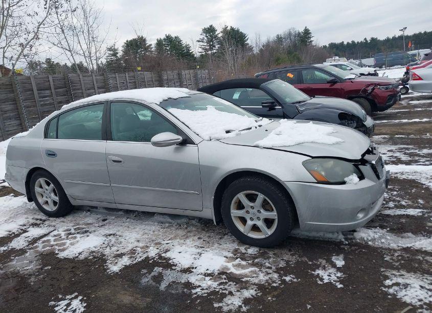 Photo 14 of 2005 Nissan Altima (VIN 1N4AL11DX5C136568)