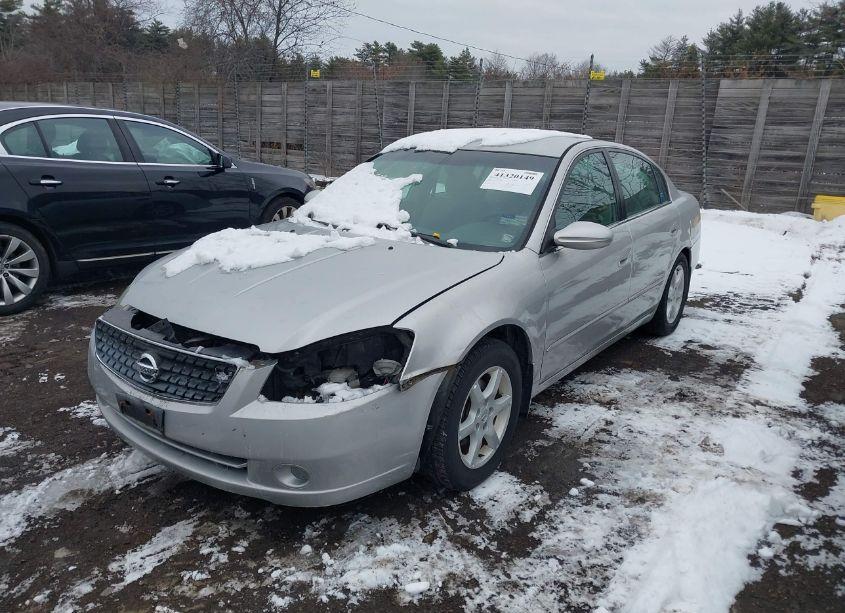 Photo 2 of 2005 Nissan Altima (VIN 1N4AL11DX5C136568)