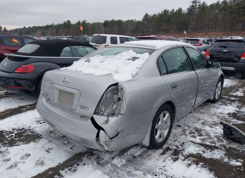 Photo 4 of 2005 Nissan Altima (VIN 1N4AL11DX5C136568)