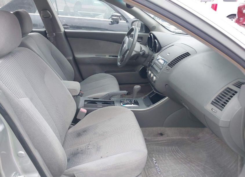 Photo 5 of 2005 Nissan Altima (VIN 1N4AL11DX5C136568)