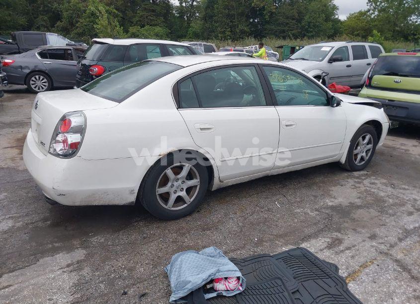 Photo 4 of 2005 Nissan Altima 2.5 S (VIN 1N4AL11DX5C341579)