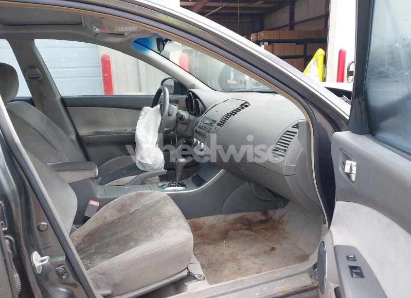 Photo 5 of 2005 Nissan Altima 2.5 S (VIN 1N4AL11DX5C345776)