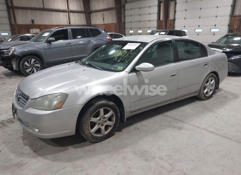 Photo 2 of 2005 Nissan Altima 2.5 S (VIN 1N4AL11E15C124530)