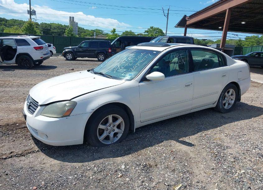 Photo 2 of 2005 Nissan Altima 2.5 S (VIN 1N4AL11E75C153367)