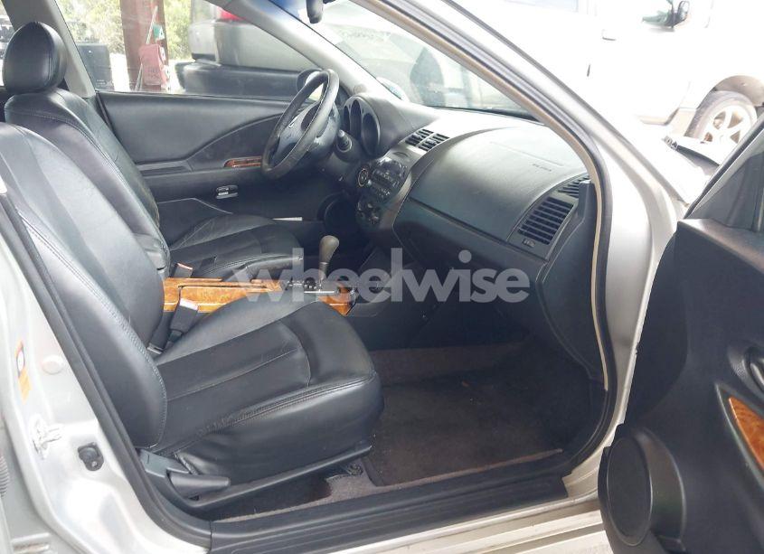 Photo 5 of 2002 Nissan Altima 2.5 SL (VIN 1N4AL11E92C124478)