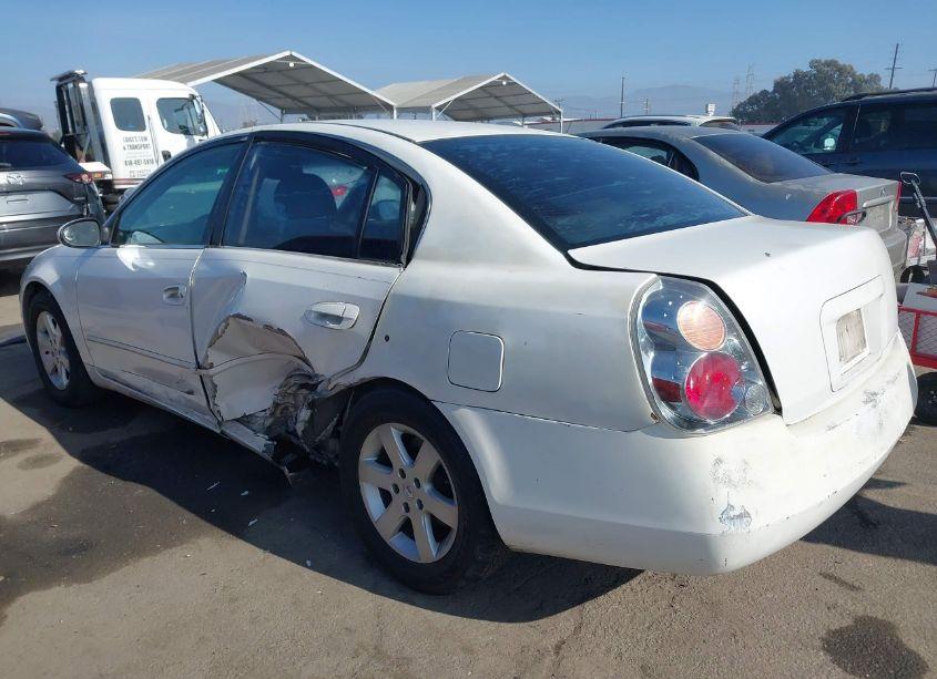 Photo 3 of 2002 Nissan Altima S/SL (VIN 1N4AL11EX2C118012)