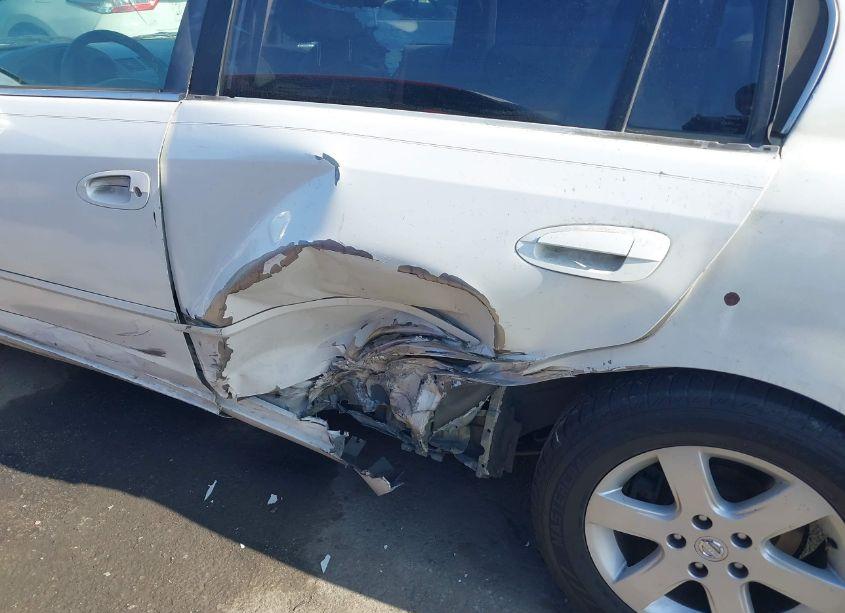 Photo 6 of 2002 Nissan Altima S/SL (VIN 1N4AL11EX2C118012)