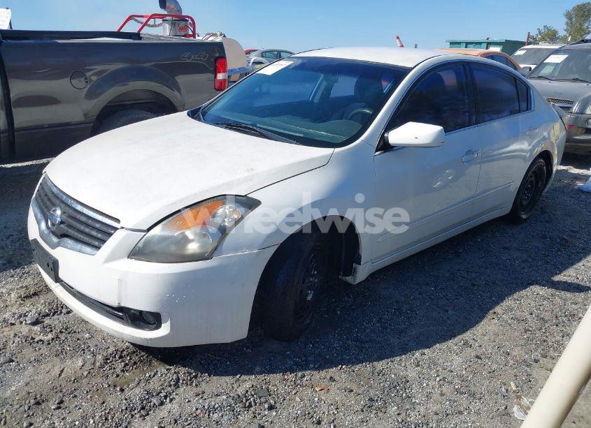 Photo 2 of 2009 Nissan Altima 2.5 S (VIN 1N4AL21E09N509836)