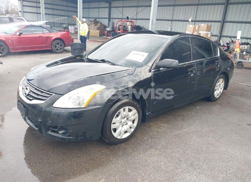 Photo 2 of 2010 Nissan Altima 2.5 S (VIN 1N4AL2AP0AC147783)