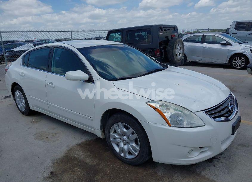 2011 Nissan Altima 2.5 S (VIN 1N4AL2AP0BN446003) main photo