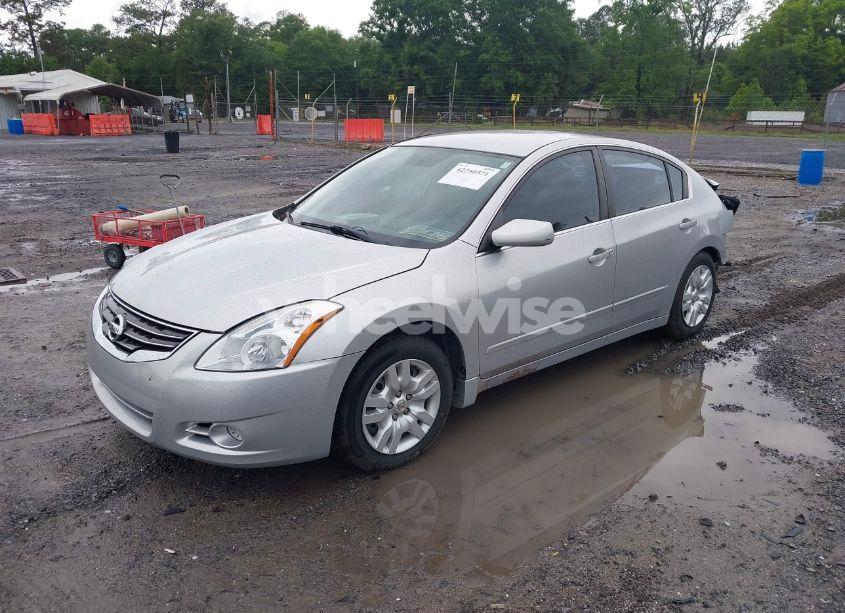 Photo 2 of 2010 Nissan Altima 2.5 S (VIN 1N4AL2AP1AC187595)