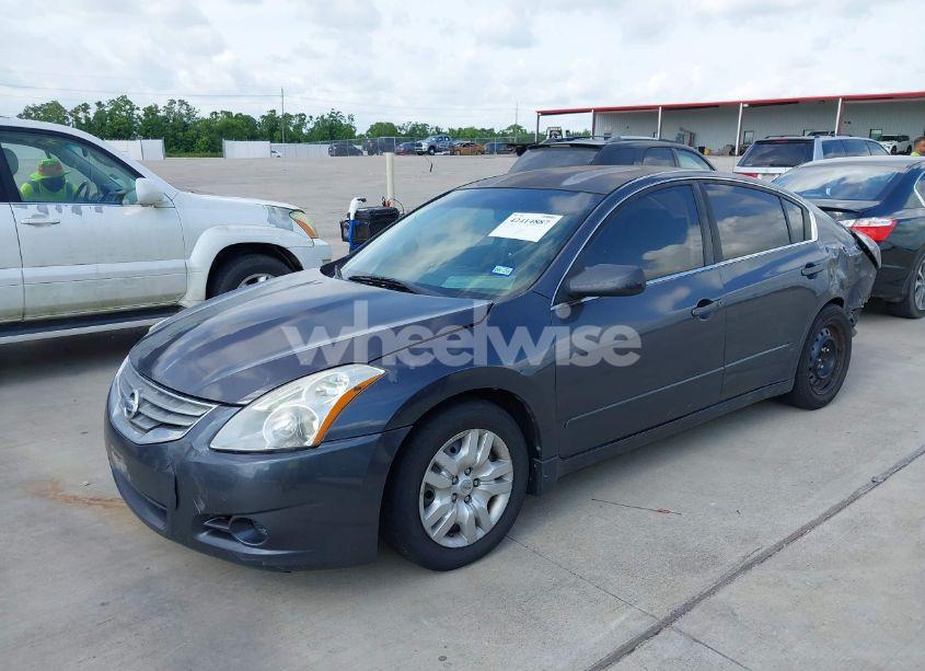 Photo 2 of 2010 Nissan Altima 2.5 S (VIN 1N4AL2AP1AN476903)