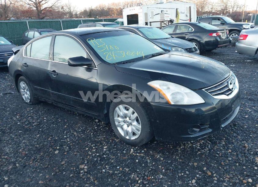 2011 Nissan Altima 2.5 S (VIN 1N4AL2AP1BN456037) main photo
