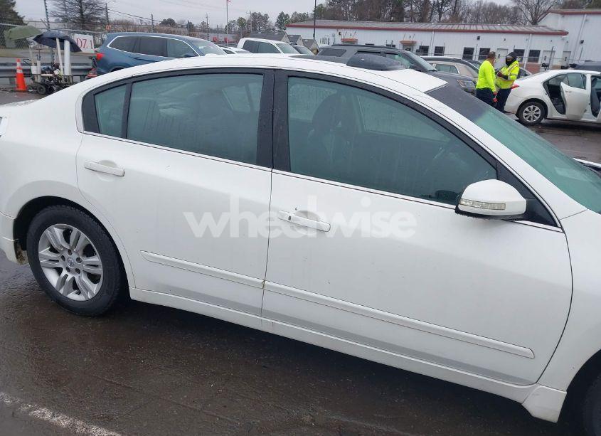 Photo 13 of 2010 Nissan Altima 2.5 S (VIN 1N4AL2AP2AC174239)