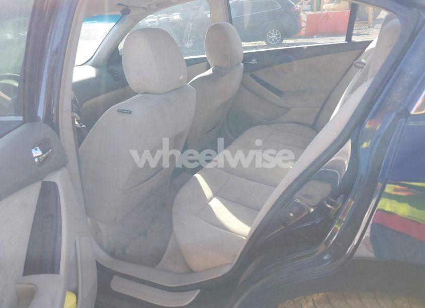 Photo 8 of 2010 Nissan Altima (VIN 1N4AL2AP2AN53591)