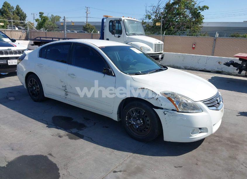 2011 Nissan Altima 2.5 S (VIN 1N4AL2AP2BC114141) main photo