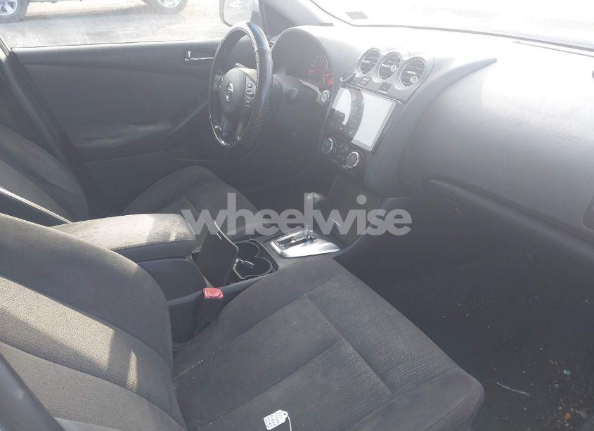 Photo 5 of 2011 Nissan Altima 2.5 S (VIN 1N4AL2AP2BN504175)