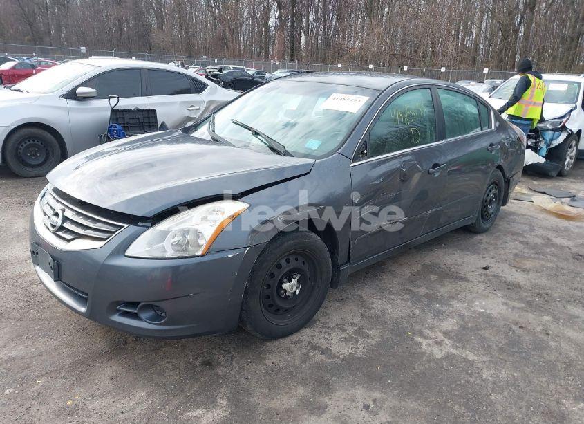 Photo 2 of 2010 Nissan Altima 2.5 S (VIN 1N4AL2AP3AC170829)