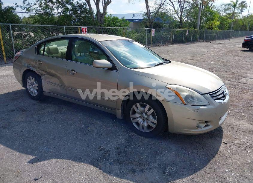 2010 Nissan Altima 2.5 S (VIN 1N4AL2AP3AN528824) main photo