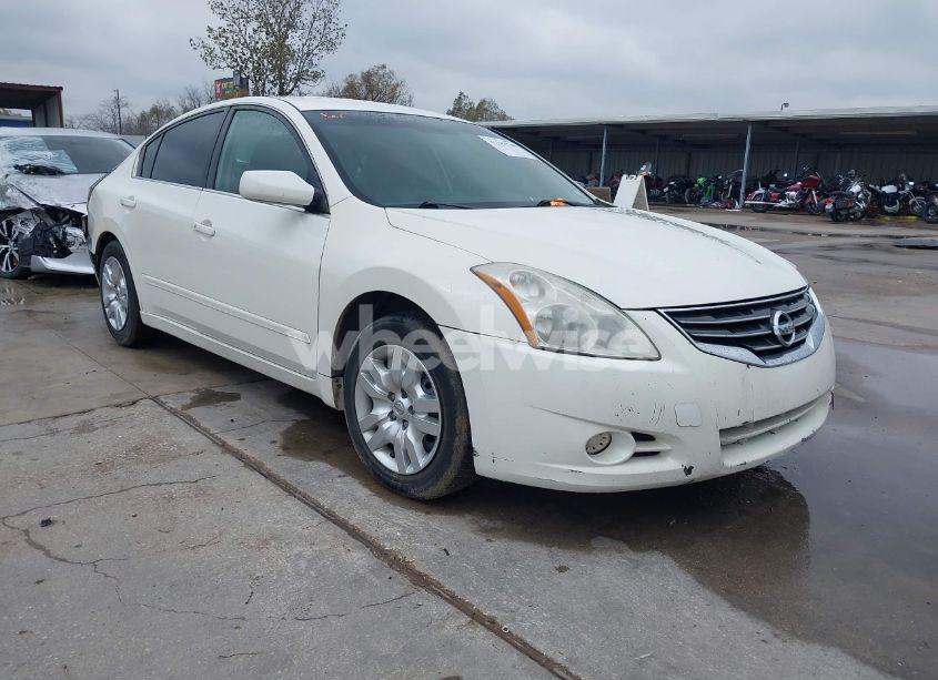 2011 Nissan Altima 2.5 S (VIN 1N4AL2AP3BC124502) main photo