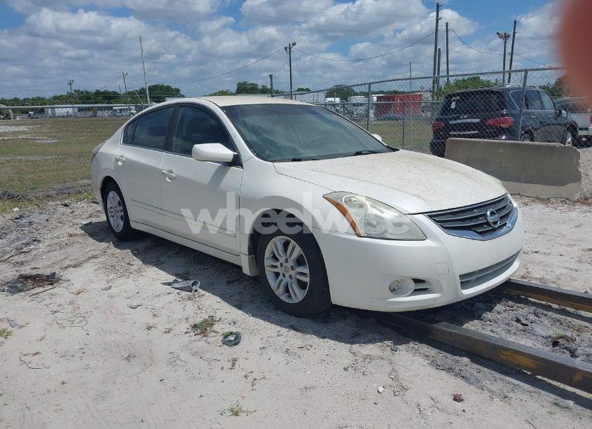 2011 Nissan Altima 2.5 S (VIN 1N4AL2AP4BC175412) main photo