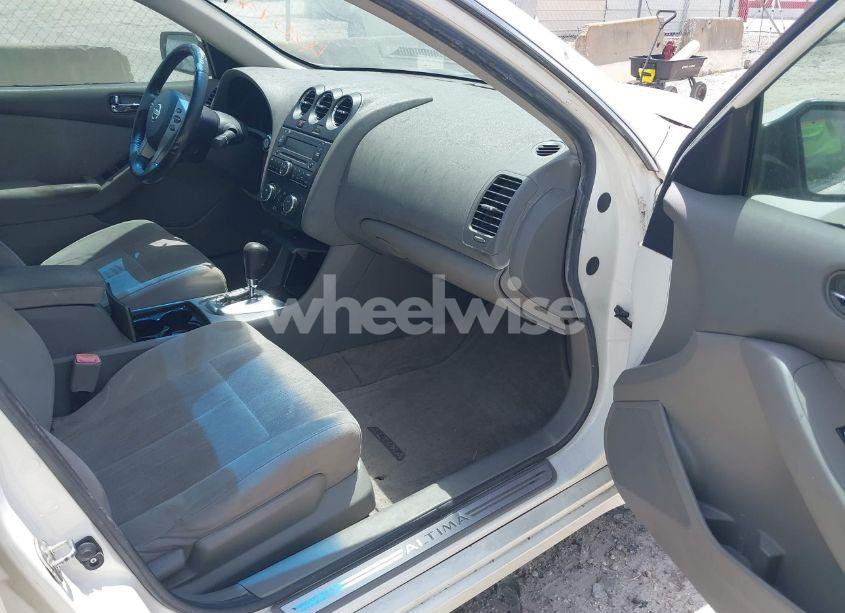 Photo 5 of 2011 Nissan Altima 2.5 S (VIN 1N4AL2AP4BC175412)