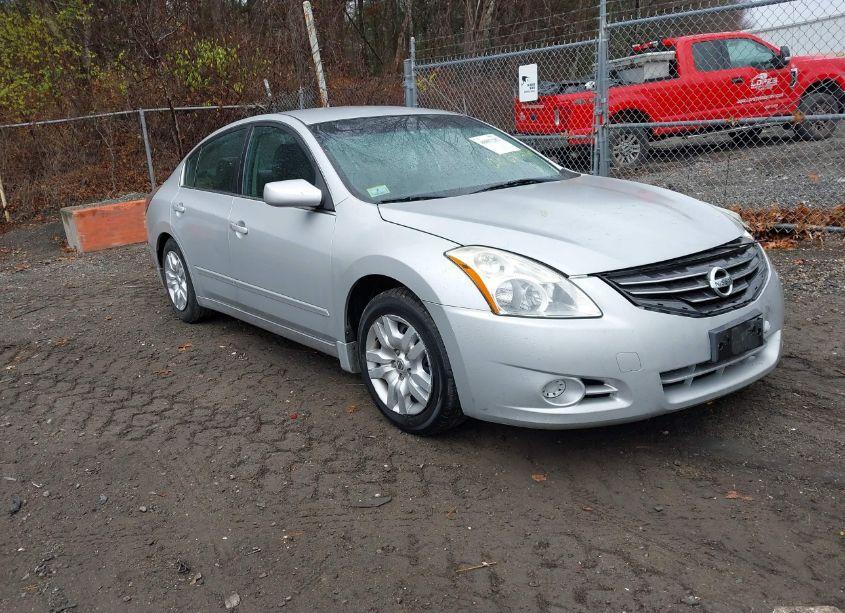 2011 Nissan Altima 2.5 S (VIN 1N4AL2AP4BN500211) main photo