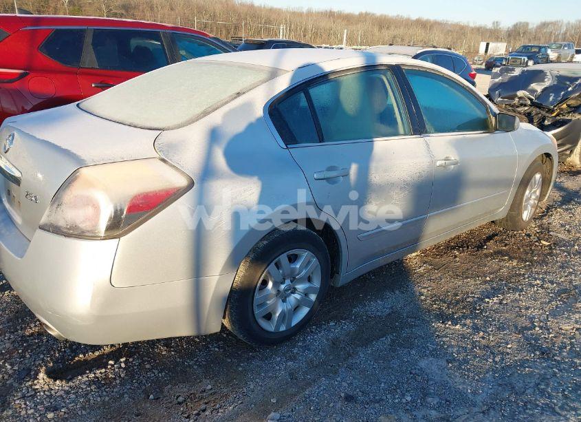 Photo 4 of 2010 Nissan Altima 2.5 S (VIN 1N4AL2AP6AN439782)