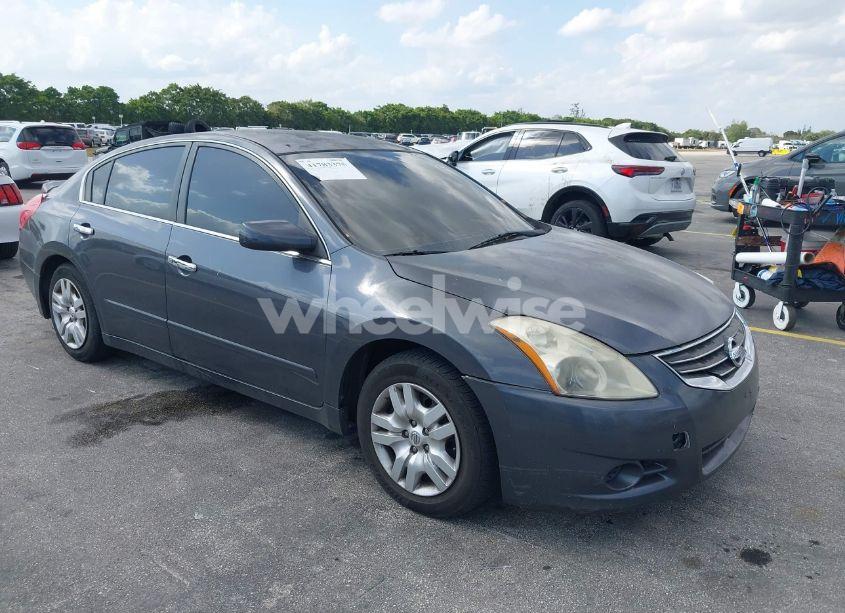 2010 Nissan Altima 2.5 S (VIN 1N4AL2AP7AC152544) main photo