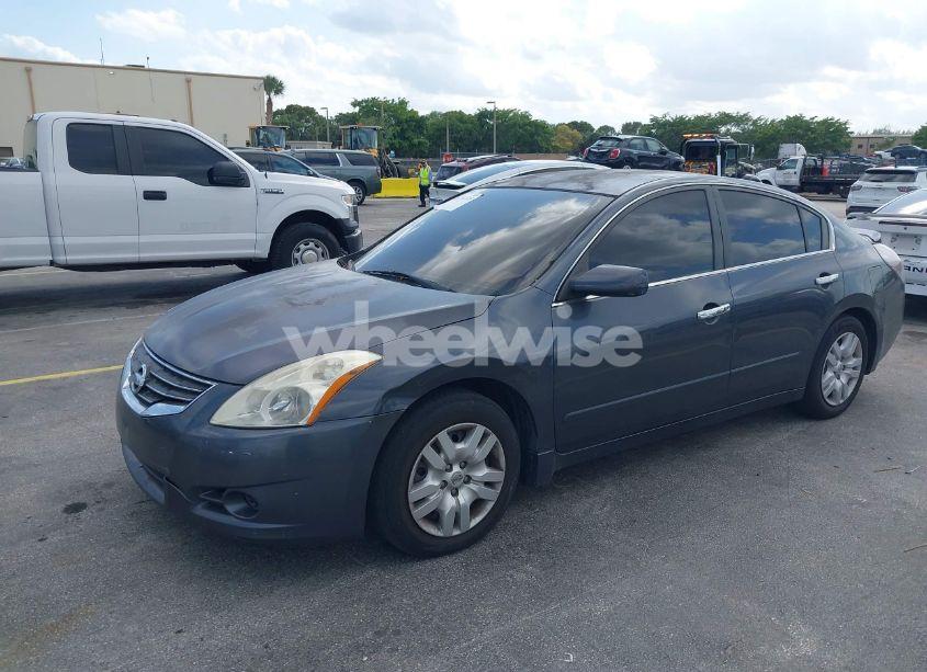 Photo 2 of 2010 Nissan Altima 2.5 S (VIN 1N4AL2AP7AC152544)