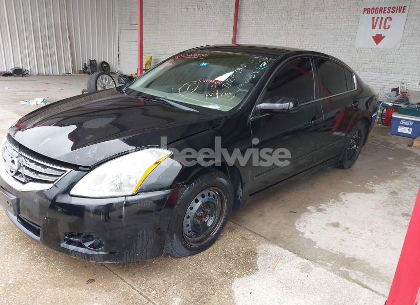 Photo 2 of 2011 Nissan Altima 2.5 (VIN 1N4AL2AP7BN496056)