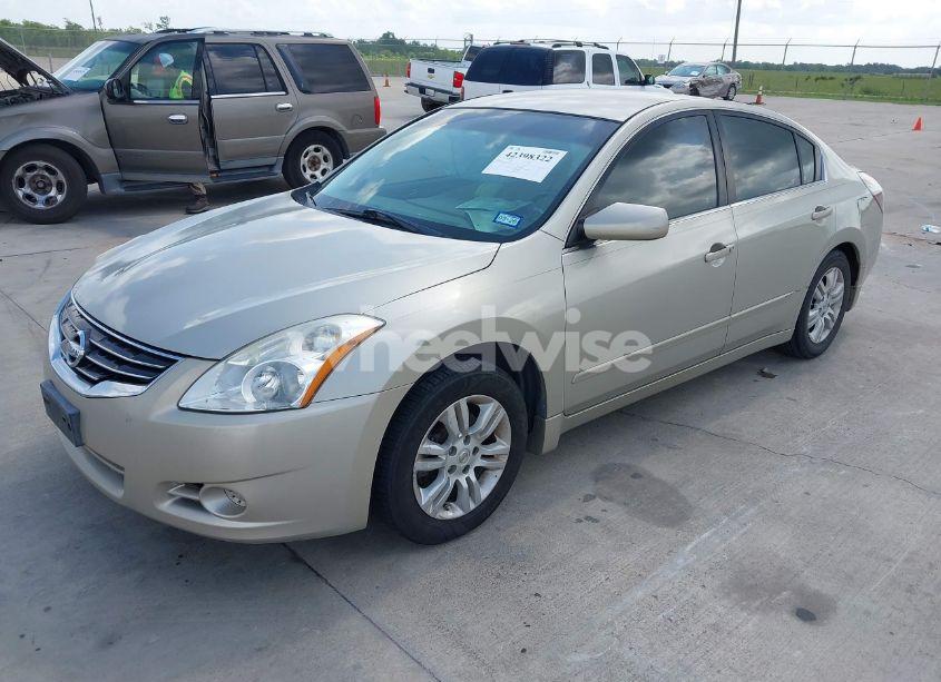 Photo 2 of 2010 Nissan Altima 2.5 S (VIN 1N4AL2AP8AN409652)