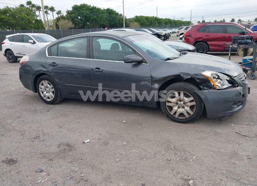2011 Nissan Altima 2.5 S (VIN 1N4AL2AP8BC134670) main photo