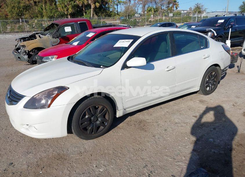 Photo 2 of 2010 Nissan Altima 2.5 (VIN 1N4AL2AP9AN425245)