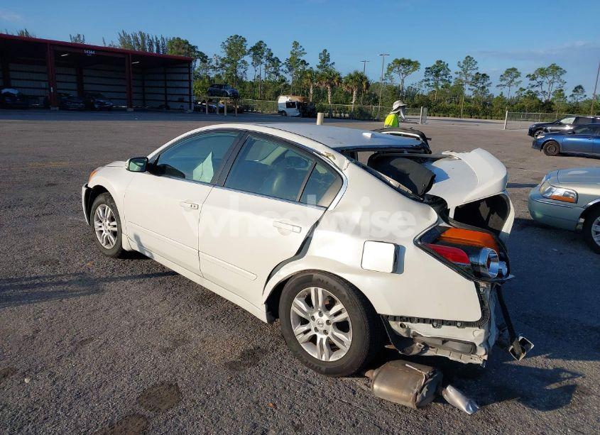 Photo 3 of 2011 Nissan Altima 2.5 S (VIN 1N4AL2AP9BN400640)