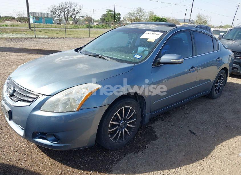 Photo 2 of 2010 Nissan Altima 2.5 S (VIN 1N4AL2APXAN419440)