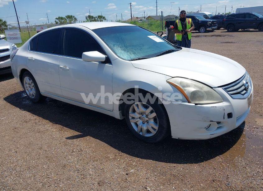 2011 Nissan Altima 2.5 S (VIN 1N4AL2APXBC181411) main photo