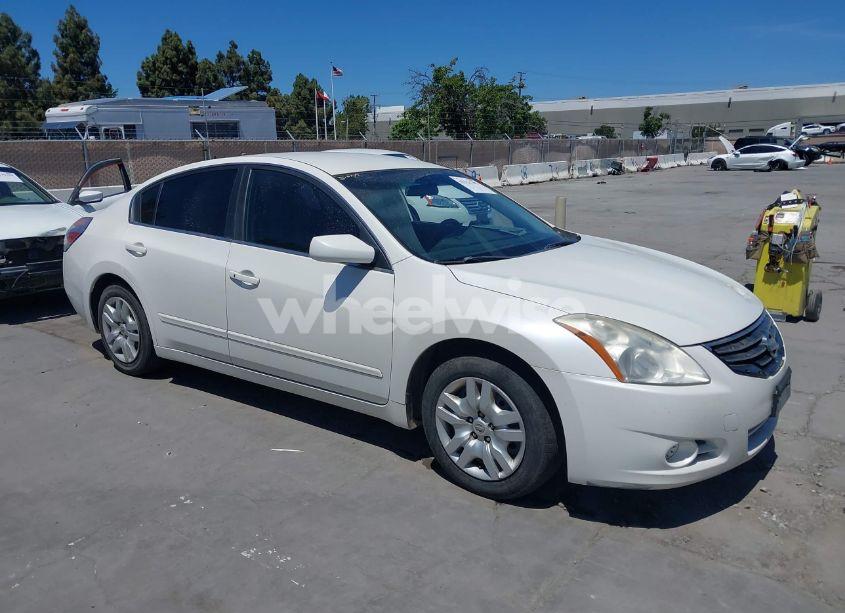 2011 Nissan Altima 2.5 S (VIN 1N4AL2APXBN447711) main photo