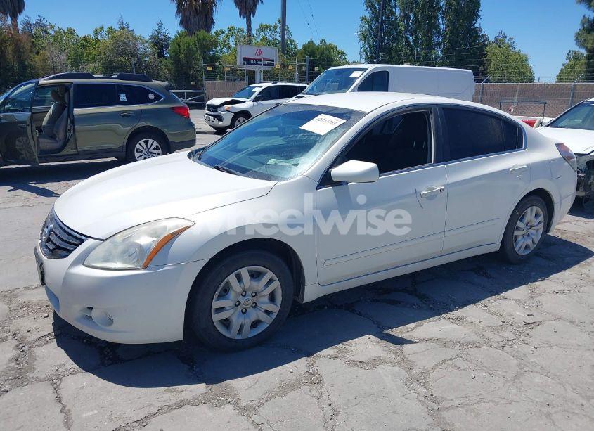 Photo 2 of 2011 Nissan Altima 2.5 S (VIN 1N4AL2APXBN447711)