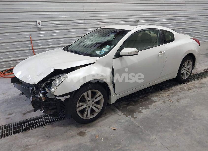 Photo 2 of 2013 Nissan Altima 2.5 S (VIN 1N4AL2EP7DC275744)