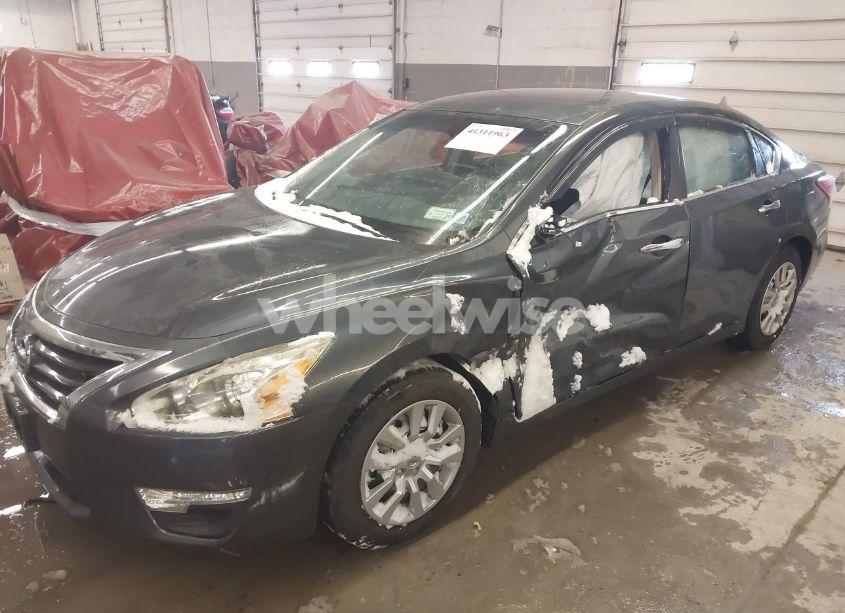 Photo 2 of 2013 Nissan Altima 2.5 S (VIN 1N4AL3AP0DC172984)